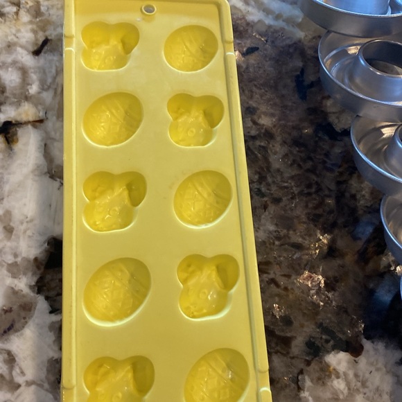 Assorted molds, baking & candy - Picture 3 of 4